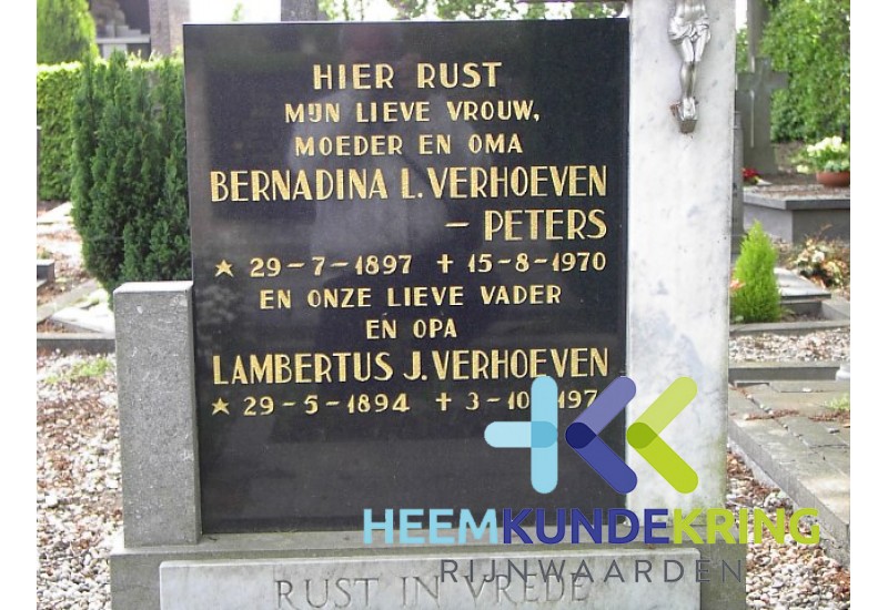 Grafstenen kerkhof Herwen Coll. HKR (287) B.L.Verhoeven- Peters & L.J.Verhoeven